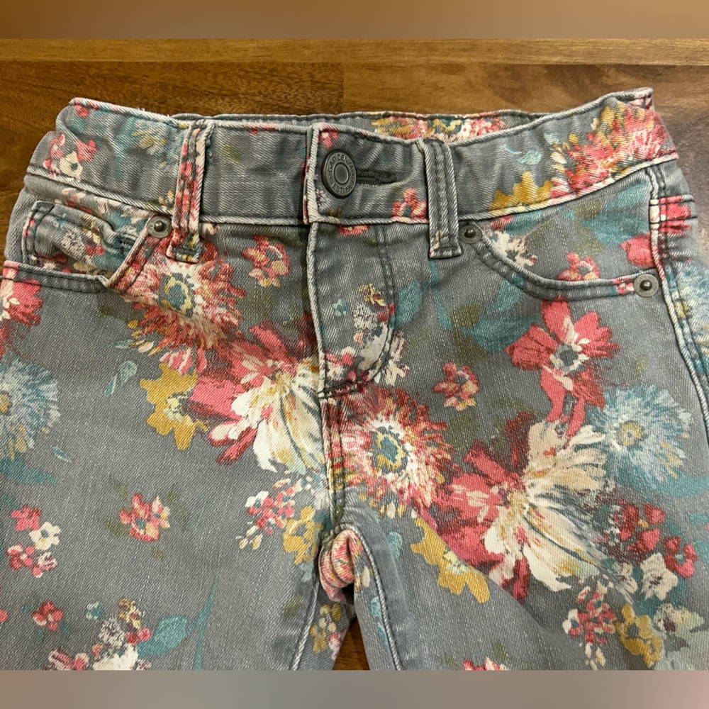 GAP Girl's Grey & Pink Floral Print Skinny Jeans. Size 5 - Picture 2 of 7